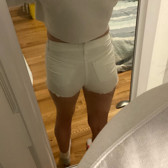 Patterned White High Rise Shorts - Picture 4 of 5